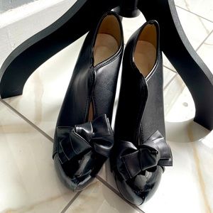 Vintage style shoes with bow. Heel 9.5 cm or 3.7 inches